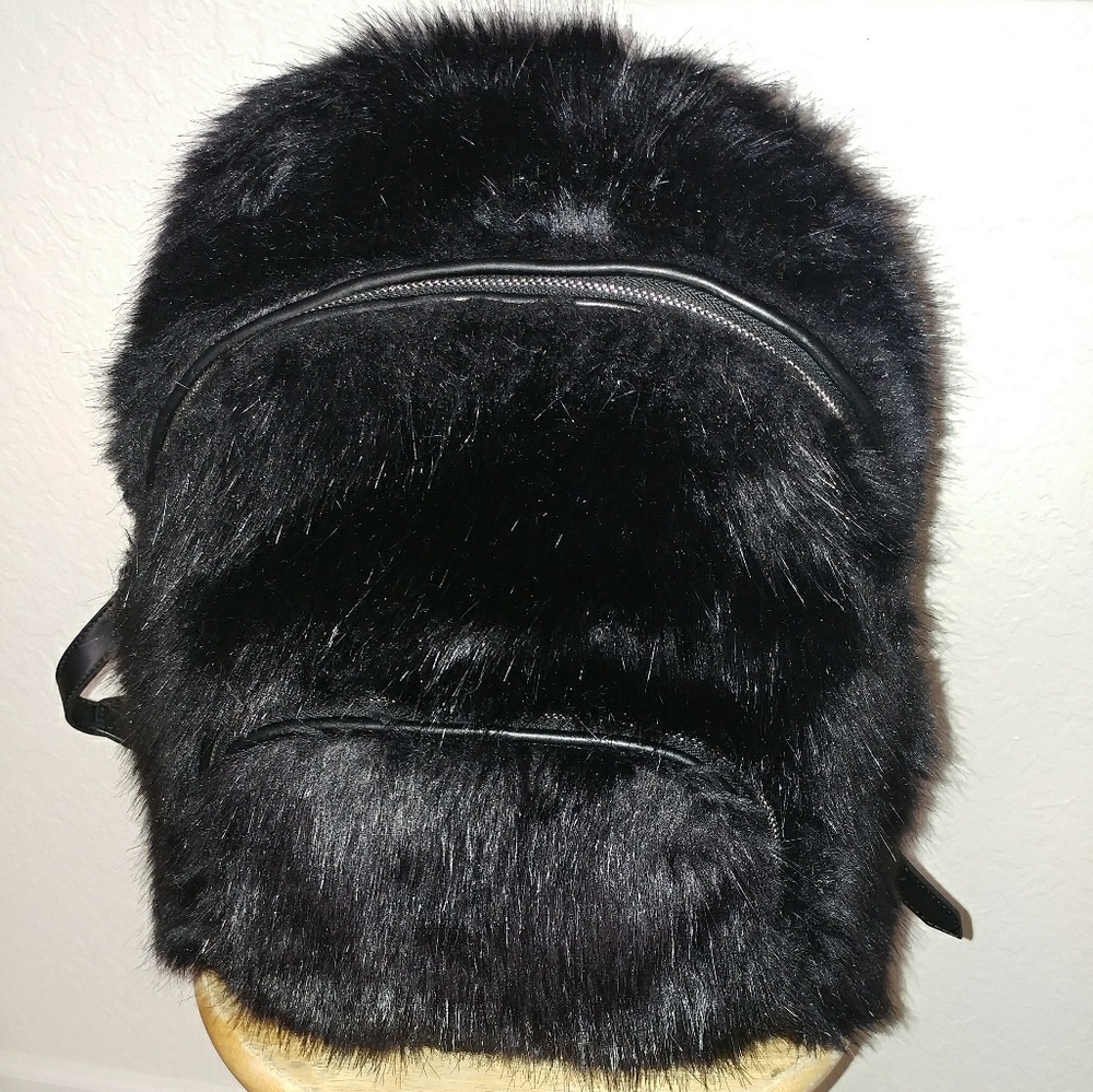 Kendall and Kylie's backpack